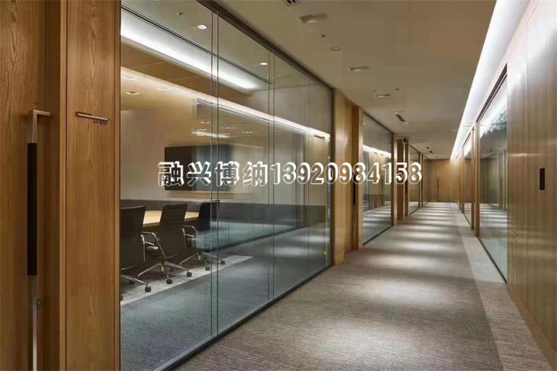 衛(wèi)生間隔斷